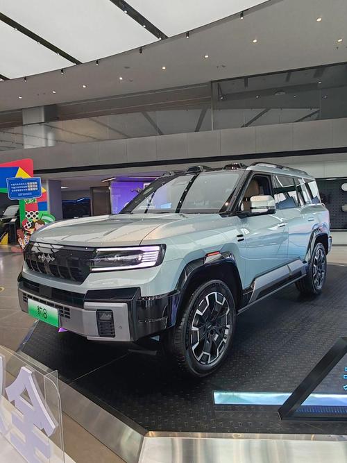 深圳33比亚迪方程豹硬派越野的爆款，英菲尼迪35周年与你共成长